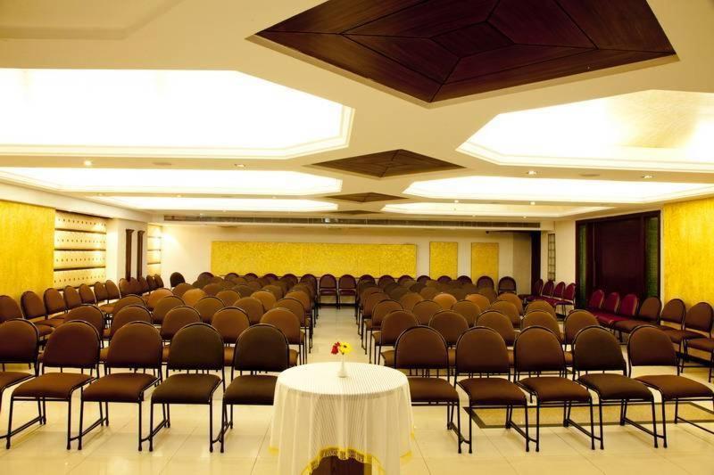 Hotel Klg International Zirakpur Extérieur photo