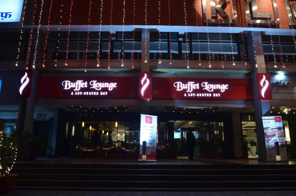 Hotel Klg International Zirakpur Extérieur photo