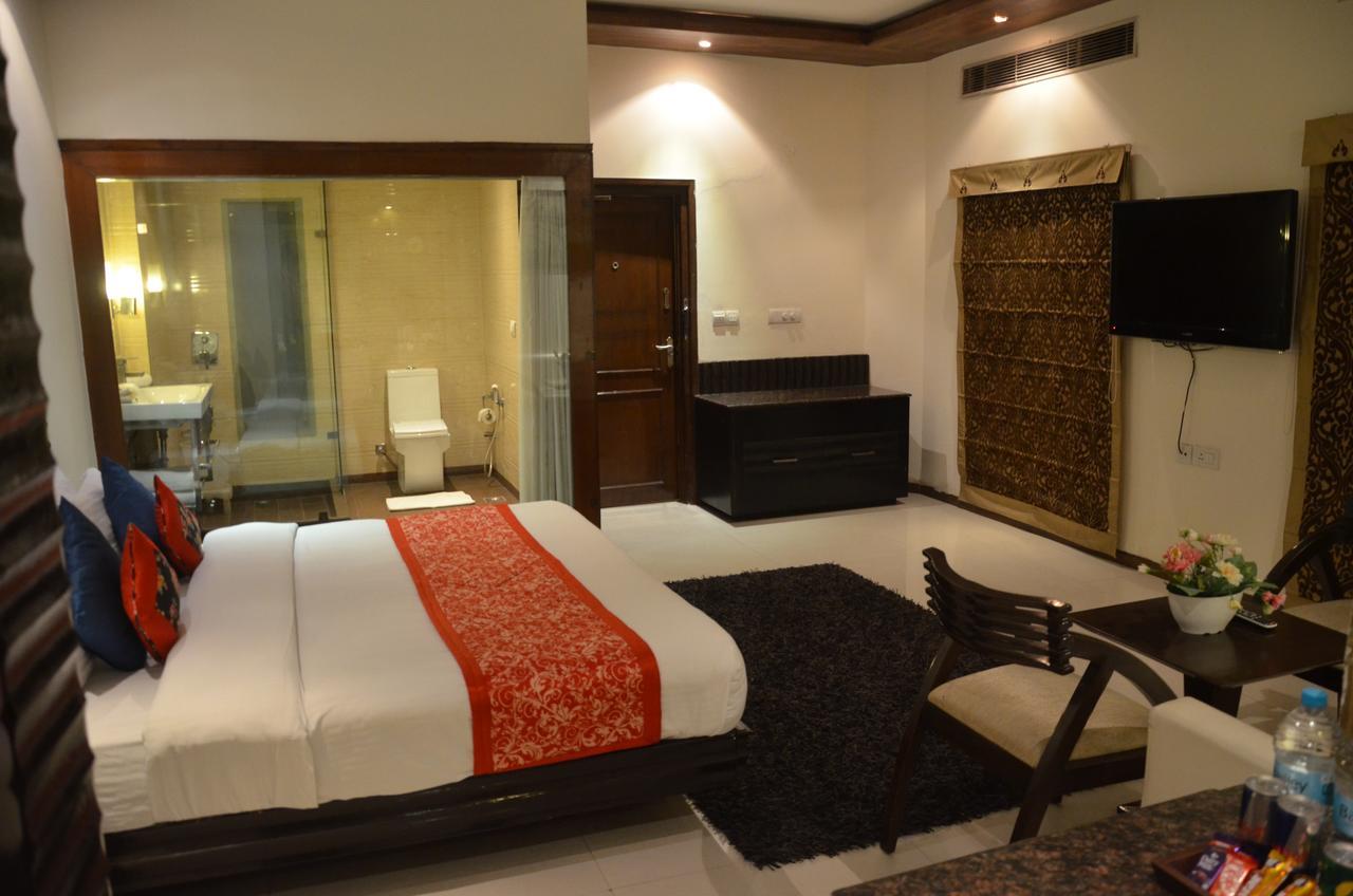 Hotel Klg International Zirakpur Extérieur photo