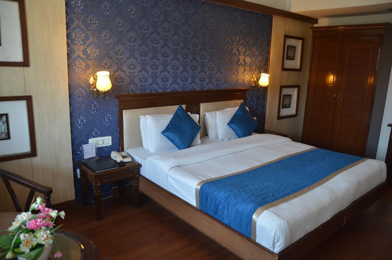 Hotel Klg International Zirakpur Extérieur photo